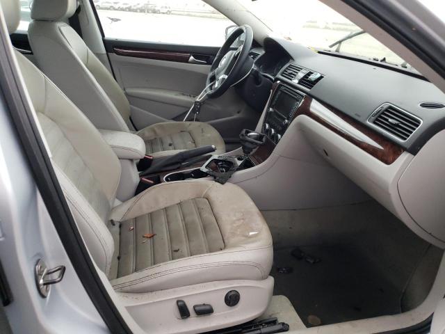 Photo 5 from auction – 2013 VOLKSWAGEN PASSAT SEL with VIN 1VWCH7A31DC020556