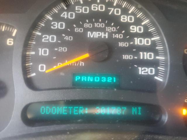 Photo 8 from auction – 2004 CHEVROLET SILVERADO with VIN 2GCEC19T241210383