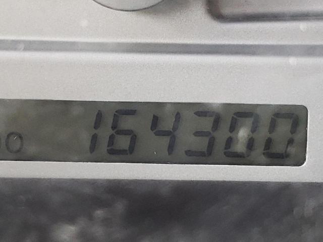 Photo 8 from auction – 2004 TOYOTA CAMRY LE with VIN 4T1BE32K44U813474