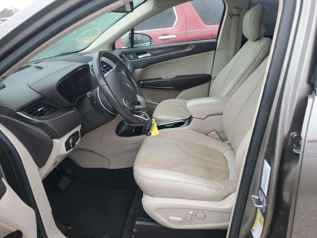 Photo 5 from auction – 2017 LINCOLN MKC RESERV with VIN 5LMCJ3C90HUL57861
