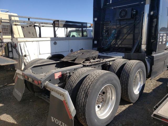 Photo 6 from auction – 2011 VOLVO VN VNM with VIN 4V4MC9EJ3BN533596