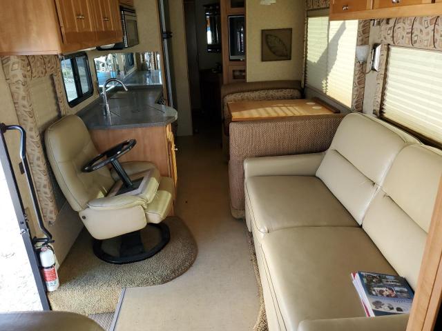 Photo 6 from auction – 2007 WORKHORSE CUSTOM CHASSIS R26 - UFO with VIN 5B4MGF7G773422073