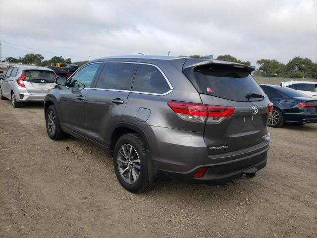 Photo 3 from auction – 2018 TOYOTA HIGHLANDER with VIN 5TDJZRFH8JS543574