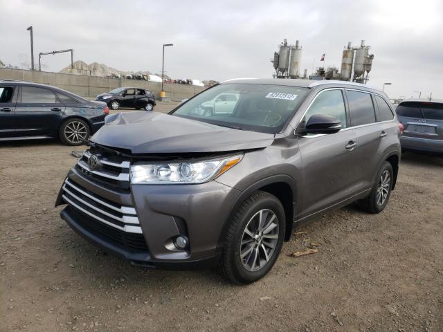 Photo 2 from auction – 2018 TOYOTA HIGHLANDER with VIN 5TDJZRFH8JS543574