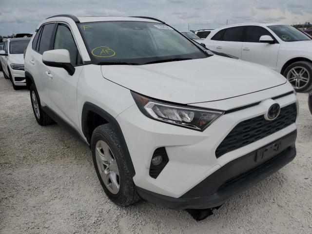 TOYOTA RAV4 XLE 2019 with VIN JTMW1RFV4KD010931 - Photo from auction