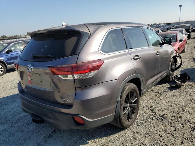 Photo 4 from auction – 2019 TOYOTA HIGHLANDER with VIN 5TDJZRFH8KS629534