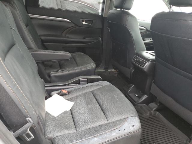 Photo 6 from auction – 2019 TOYOTA HIGHLANDER with VIN 5TDDGRFH9KS072362