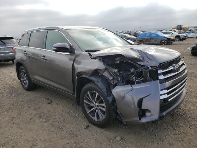 TOYOTA HIGHLANDER 2018 with VIN 5TDJZRFH8JS543574 - Photo from auction