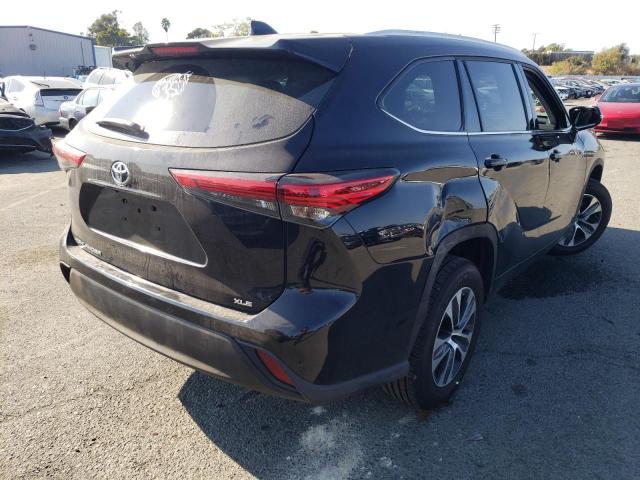 Photo 4 from auction – 2022 TOYOTA HIGHLANDER with VIN 5TDGZRAH2NS543044