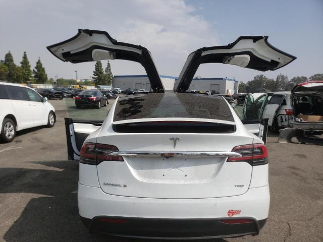 Photo 9 from auction – 2016 TESLA MODEL X with VIN 5YJXCDE22GF016414