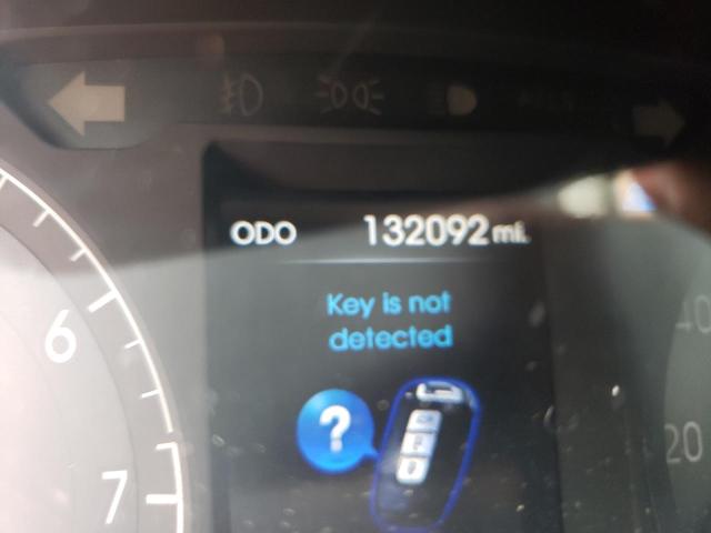 Photo 8 from auction – 2012 HYUNDAI GENESIS 4. with VIN KMHGC4DF4CU184993