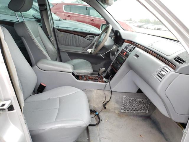 Photo 5 from auction – 2001 MERCEDES-BENZ E 320 with VIN WDBJF65J71B316202