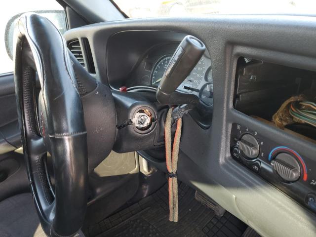 Photo 9 from auction – 2001 CHEVROLET SILVERADO with VIN 2GCEC19V911241854