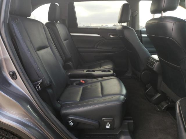 Photo 6 from auction – 2018 TOYOTA HIGHLANDER with VIN 5TDJZRFH8JS543574