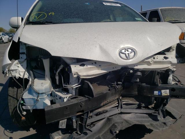 Photo 9 from auction – 2014 TOYOTA SIENNA LE with VIN 5TDKK3DC9ES526074