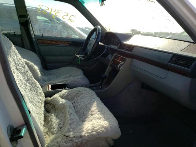 Photo 5 from auction – 1994 MERCEDES-BENZ E 320 with VIN WDBEA32EXRC094900