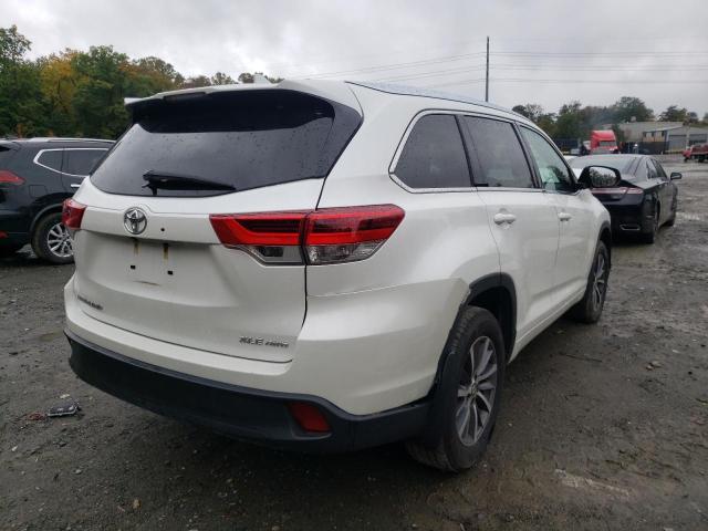 Photo 4 from auction – 2017 TOYOTA HIGHLANDER with VIN 5TDJZRFH1HS476259