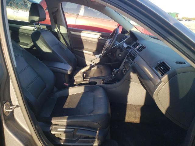 Photo 5 from auction – 2015 VOLKSWAGEN PASSAT S with VIN 1VWAT7A33FC061246