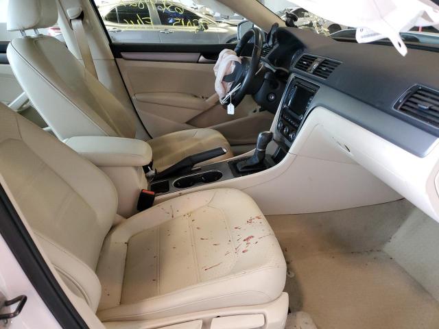 Photo 5 from auction – 2015 VOLKSWAGEN PASSAT SE with VIN 1VWBS7A39FC012351