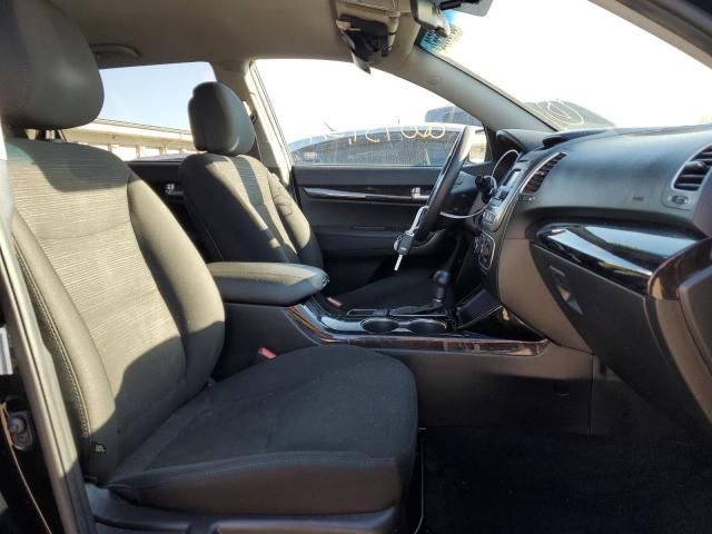Photo 5 from auction – 2015 KIA SORENTO LX with VIN 5XYKT3A61FG560178