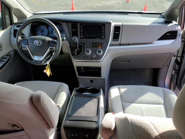 Photo 9 from auction – 2018 TOYOTA SIENNA LE with VIN 5TDKZ3DC5JS949921