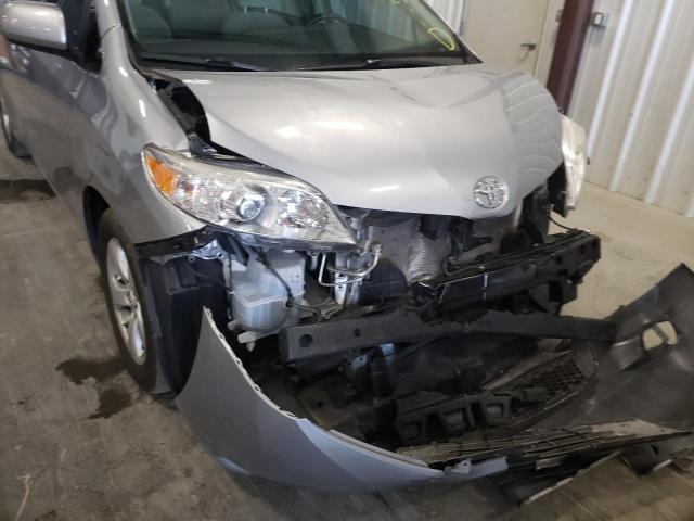 Photo 9 from auction – 2016 TOYOTA SIENNA LE with VIN 5TDKK3DC8GS754988