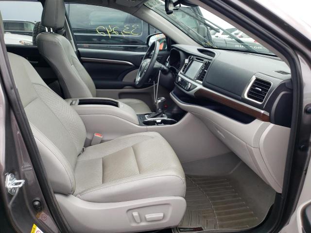 Photo 5 from auction – 2016 TOYOTA HIGHLANDER with VIN 5TDYKRFH4GS151817