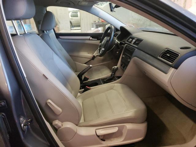 Photo 5 from auction – 2014 VOLKSWAGEN PASSAT S with VIN 1VWAT7A3XEC021857