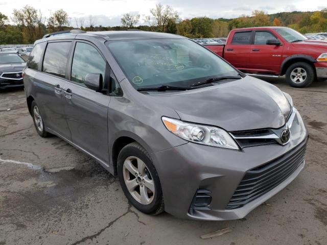 TOYOTA SIENNA LE 2018 with VIN 5TDKZ3DC0JS934081 - Photo from auction