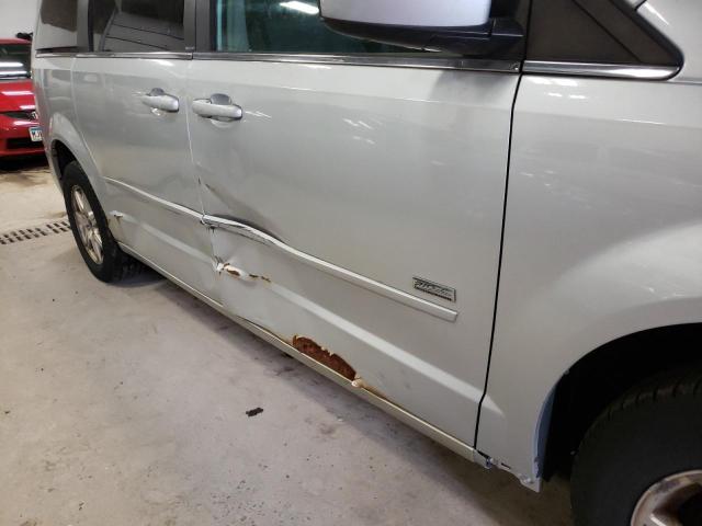 Photo 9 from auction – 2008 CHRYSLER TOWN & COU with VIN 2A8HR54P38R765632