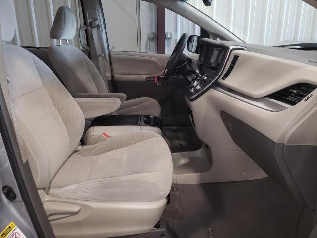 Photo 5 from auction – 2016 TOYOTA SIENNA LE with VIN 5TDKK3DC8GS754988
