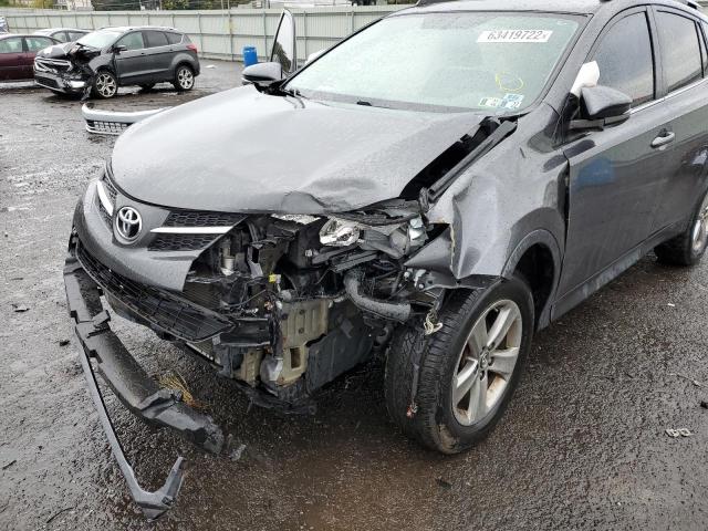Photo 9 from auction – 2015 TOYOTA RAV4 XLE with VIN 2T3RFREV5FW246397