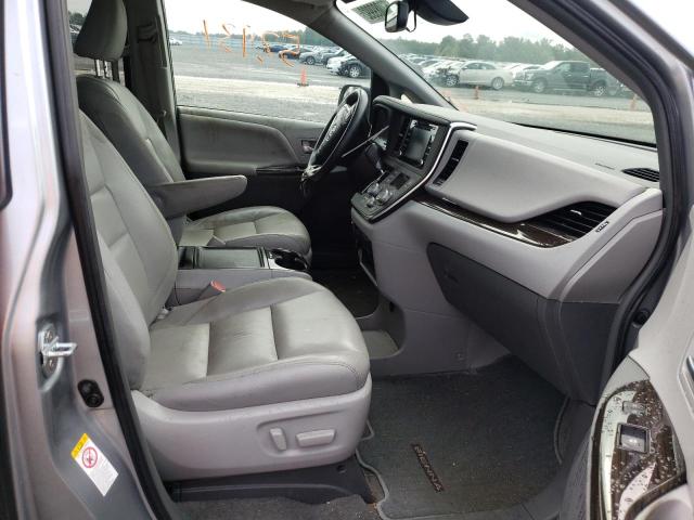 Photo 5 from auction – 2018 TOYOTA SIENNA XLE with VIN 5TDYZ3DC6JS922866