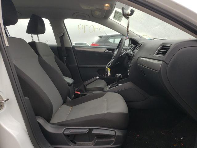 Photo 5 from auction – 2017 VOLKSWAGEN JETTA S with VIN 3VW2B7AJ3HM413863
