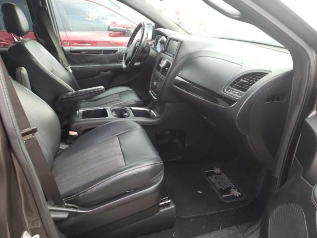 Photo 5 from auction – 2016 CHRYSLER TOWN & COU with VIN 2C4RC1HG3GR113480
