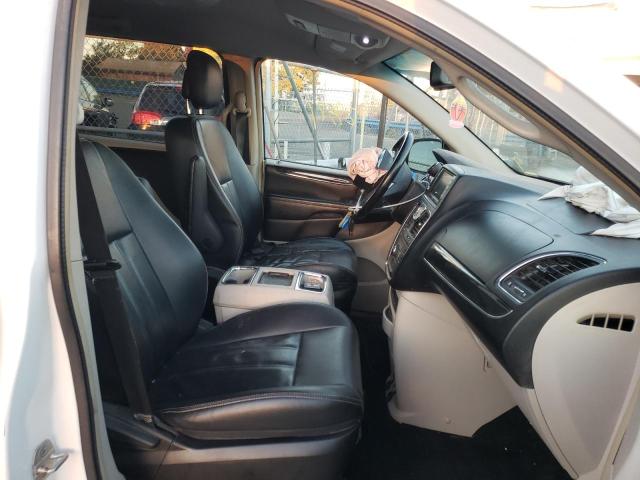 Photo 5 from auction – 2014 CHRYSLER TOWN & COU with VIN 2C4RC1BG4ER131511