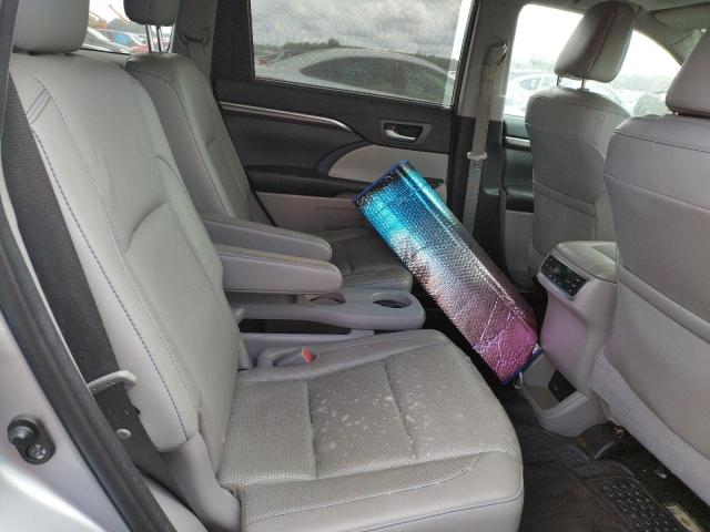 Photo 6 from auction – 2016 TOYOTA HIGHLANDER with VIN 5TDDKRFH8GS345751