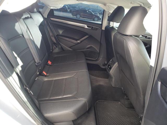 Photo 6 from auction – 2016 VOLKSWAGEN PASSAT SE with VIN 1VWBS7A34GC050653