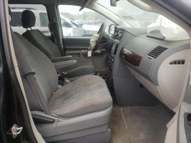 Photo 5 from auction – 2010 CHRYSLER TOWN & COU with VIN 2A4RR4DE1AR114908