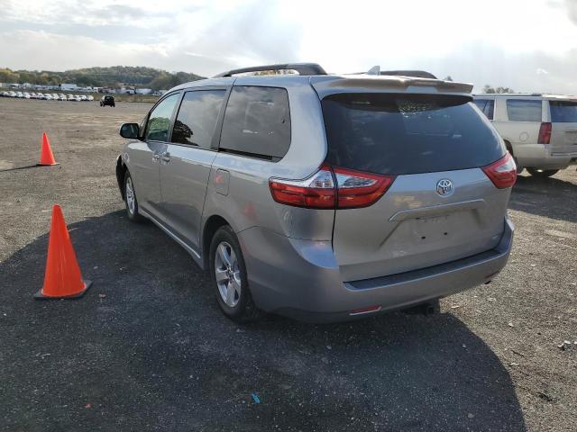 Photo 3 from auction – 2018 TOYOTA SIENNA LE with VIN 5TDKZ3DC5JS949921
