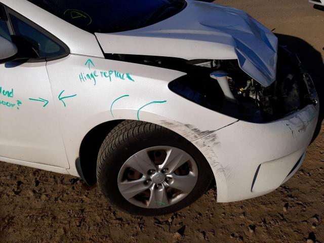 Photo 9 from auction – 2017 KIA FORTE LX with VIN 3KPFL4A78HE011545