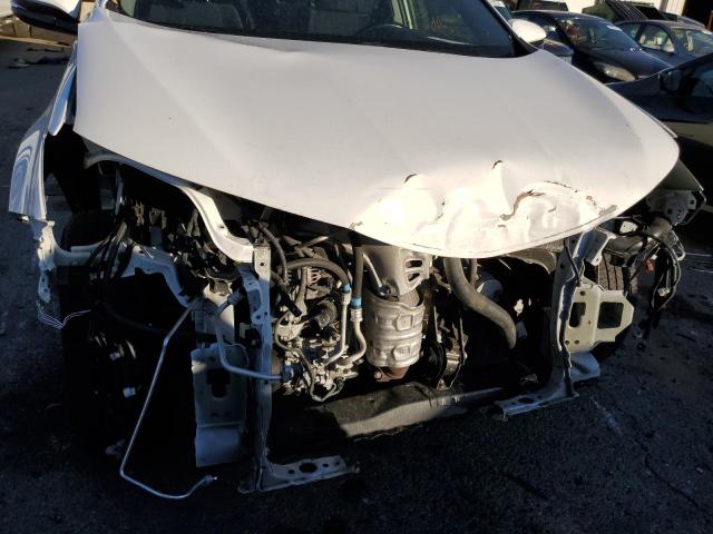 Photo 9 from auction – 2017 TOYOTA RAV4 XLE with VIN JTMWFREV0HJ700740