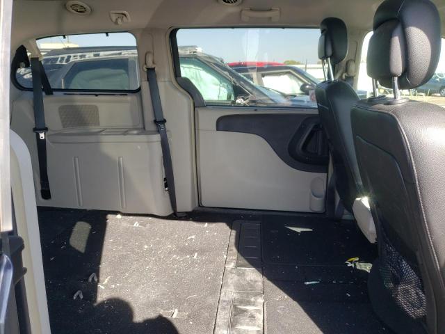 Photo 6 from auction – 2016 CHRYSLER TOWN & COU with VIN 2C4RC1BGXGR221345