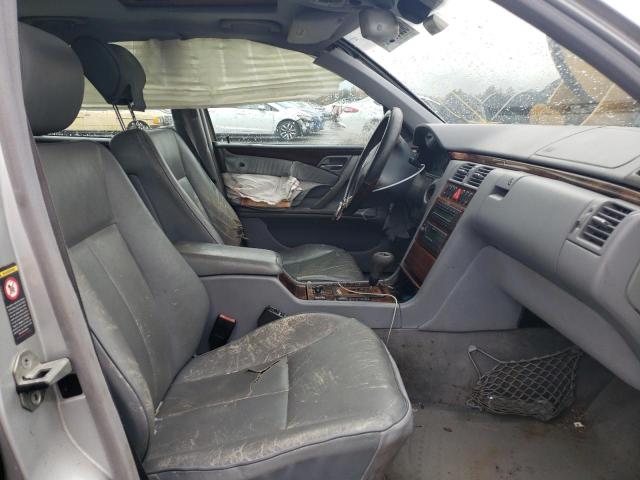 Photo 5 from auction – 2000 MERCEDES-BENZ E 430 with VIN WDBJF70J9YB076237