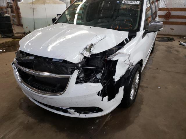 Photo 9 from auction – 2016 CHRYSLER TOWN & COU with VIN 2C4RC1CG6GR284683