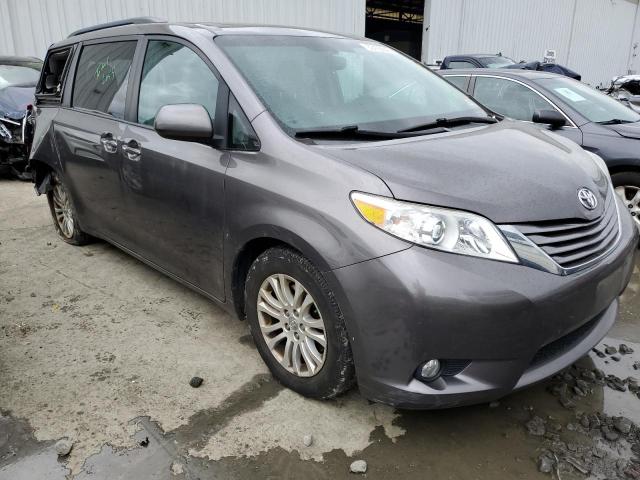Photo 1 from auction – 2017 TOYOTA SIENNA XLE with VIN 5TDYZ3DC7HS835259