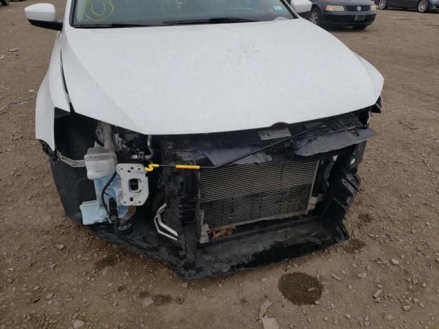 Photo 9 from auction – 2017 VOLKSWAGEN JETTA S with VIN 3VW2B7AJ3HM413863