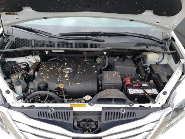Photo 7 from auction – 2017 TOYOTA SIENNA XLE with VIN 5TDYZ3DC7HS845600