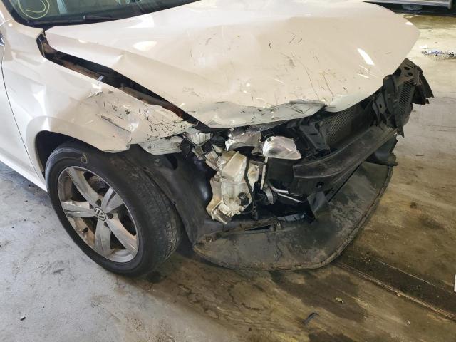 Photo 9 from auction – 2015 VOLKSWAGEN PASSAT SE with VIN 1VWBS7A39FC012351