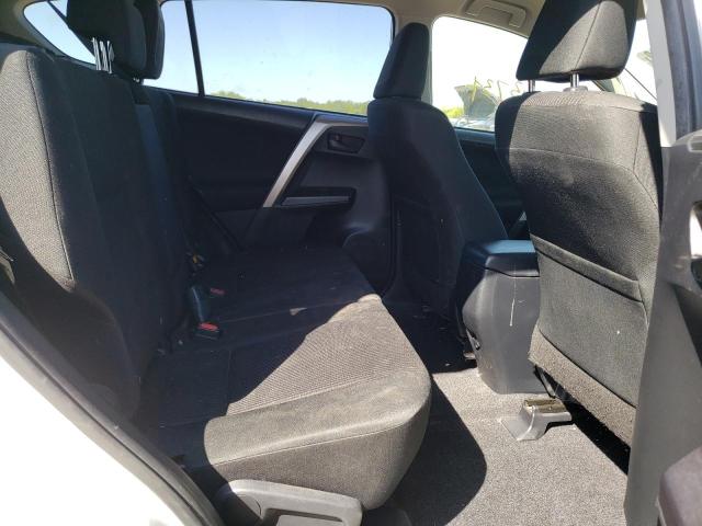 Photo 6 from auction – 2018 TOYOTA RAV4 LE with VIN JTMZFREVXJD129369